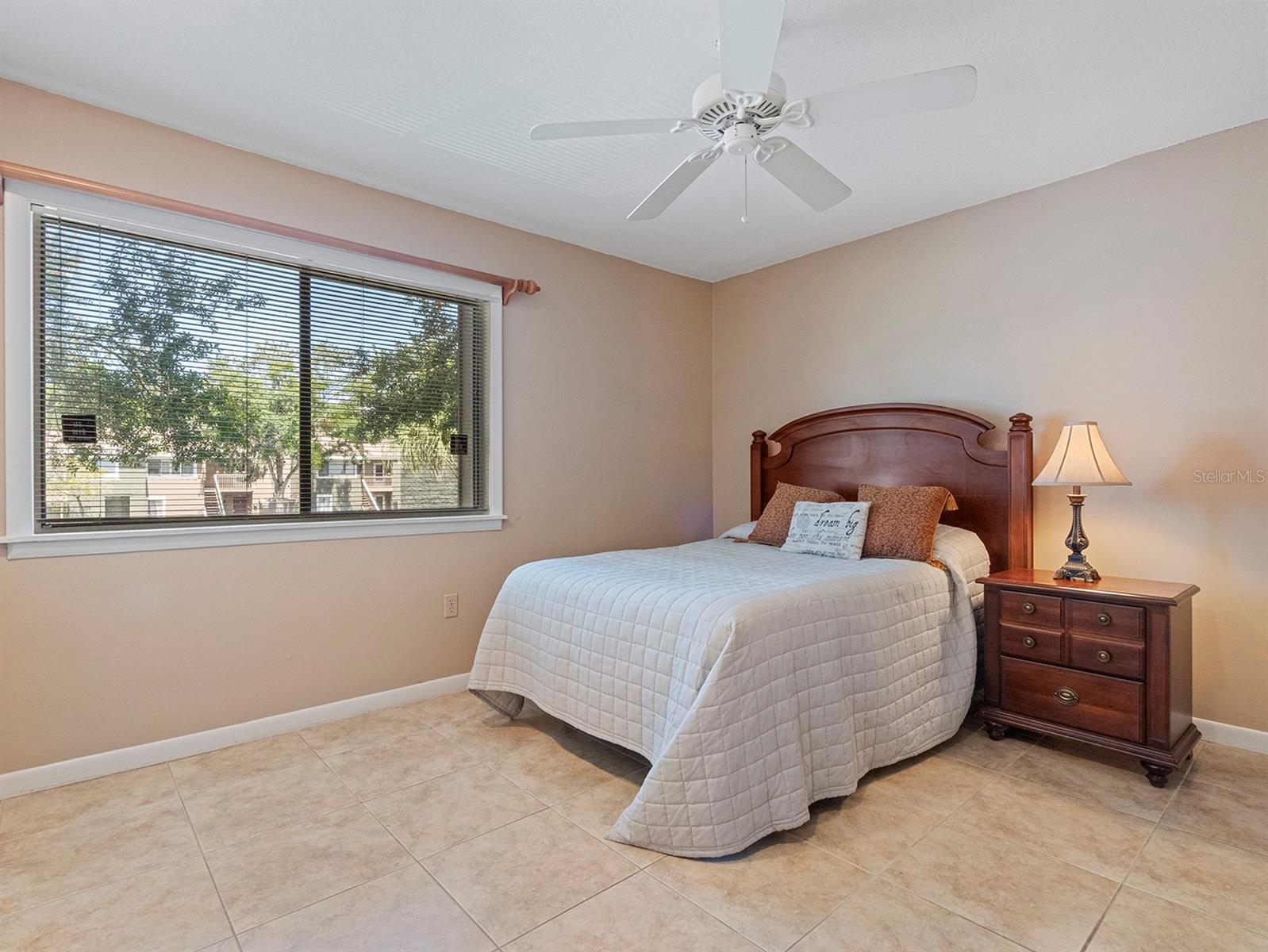 Image 4 of 25 For 5083 Eaglesmere Drive A12
