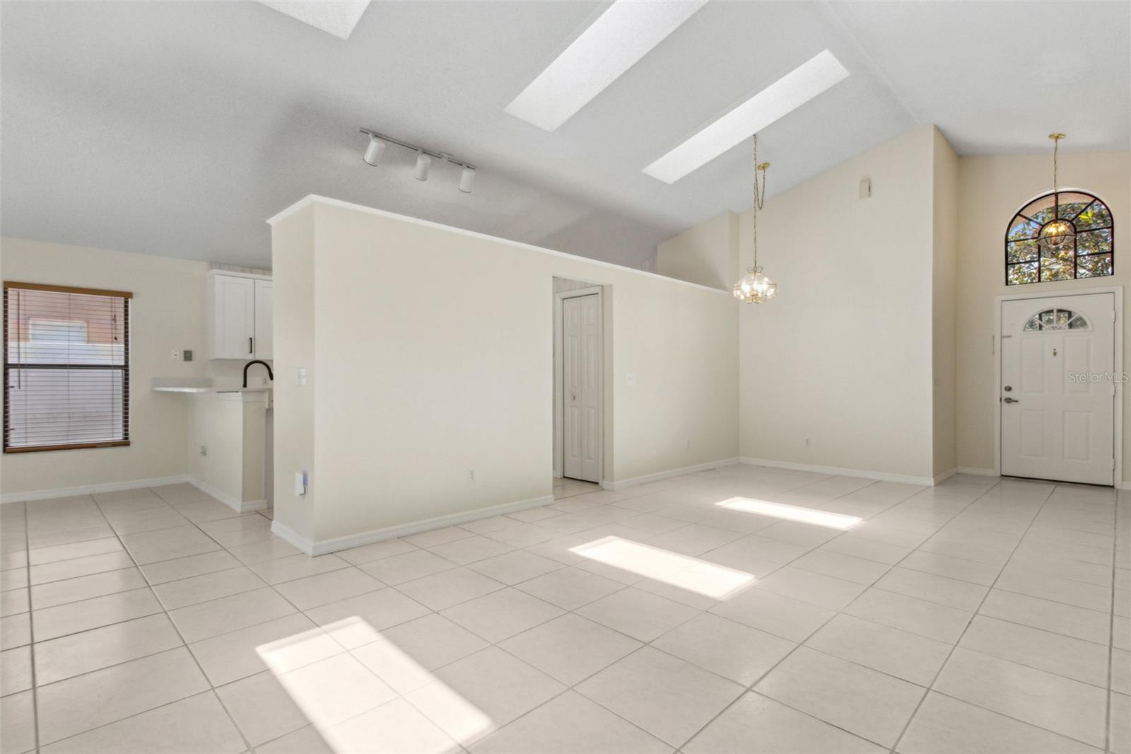 Image 15 of 52 For 2933 Birmingham Boulevard