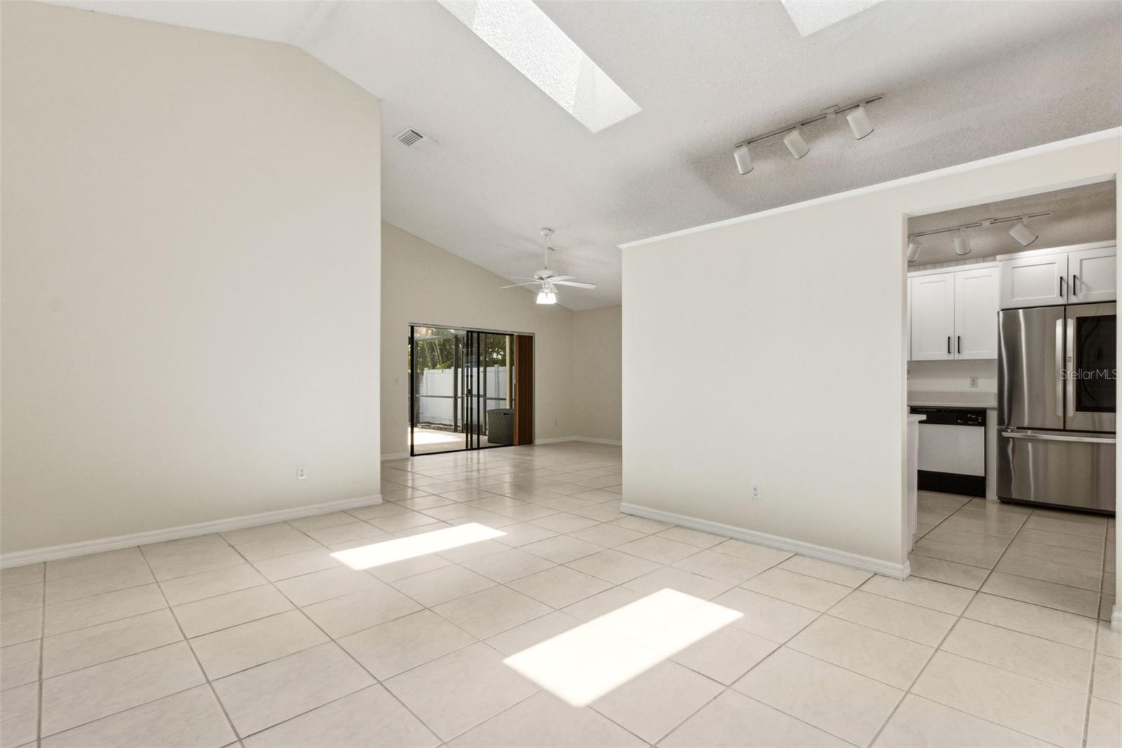 Image 16 of 52 For 2933 Birmingham Boulevard
