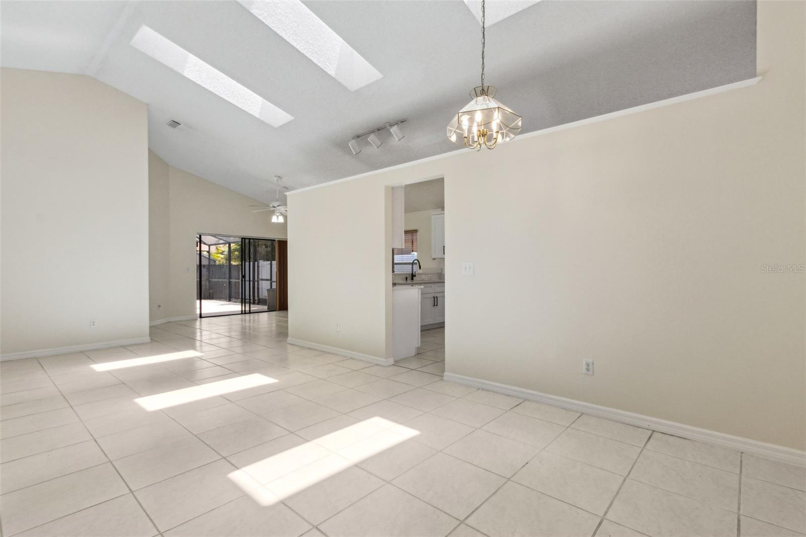 Image 17 of 52 For 2933 Birmingham Boulevard