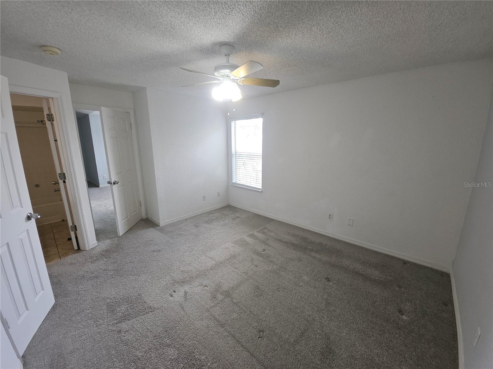 Image 29 of 36 For 5160 Conroy Road 1437