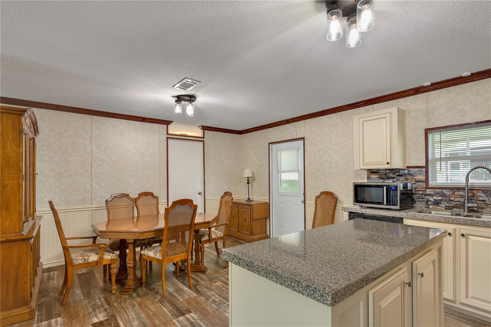 Image 4 of 17 For 4125 Myrtle Oak Court 1849