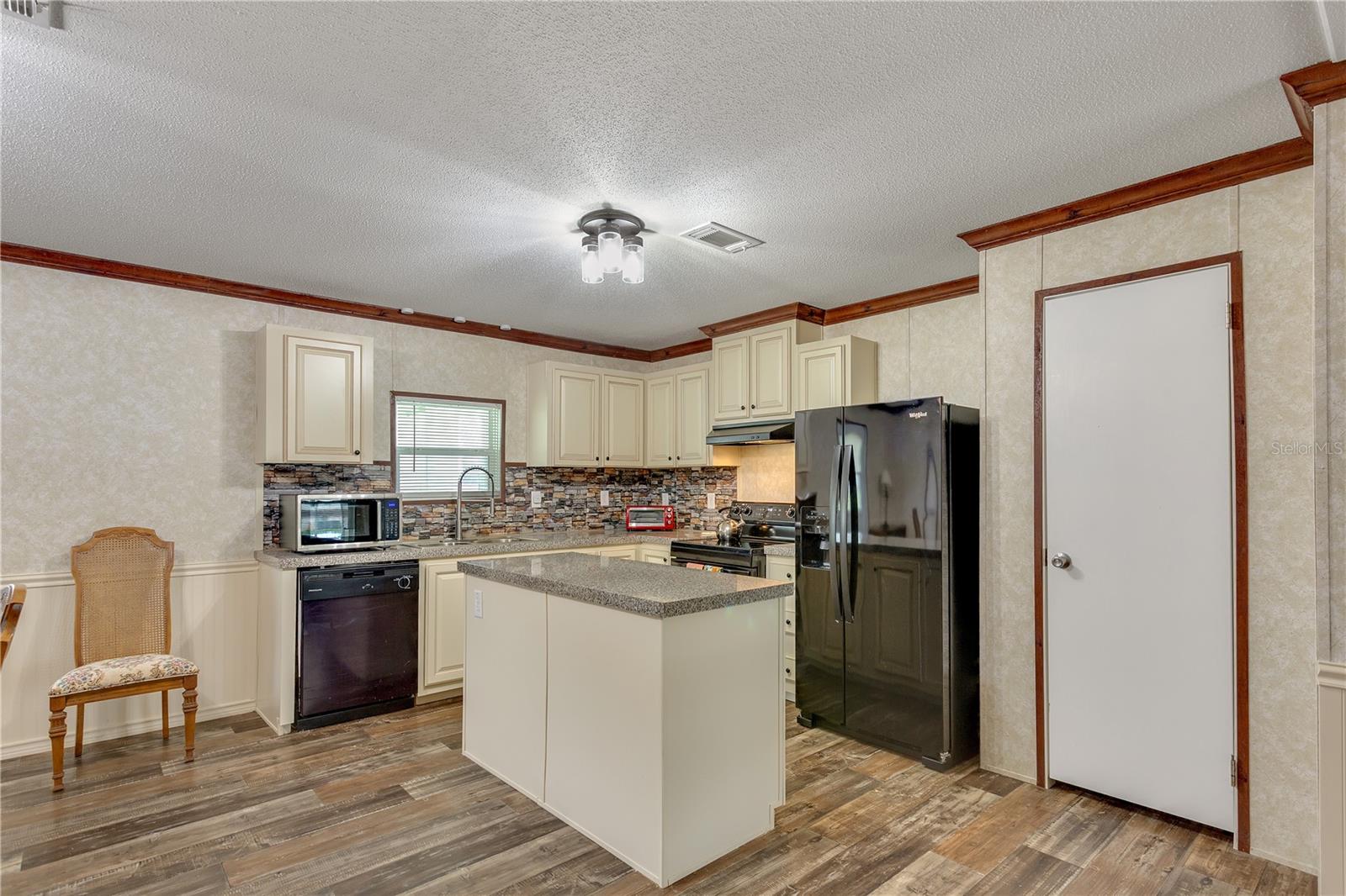 Image 6 of 17 For 4125 Myrtle Oak Court 1849