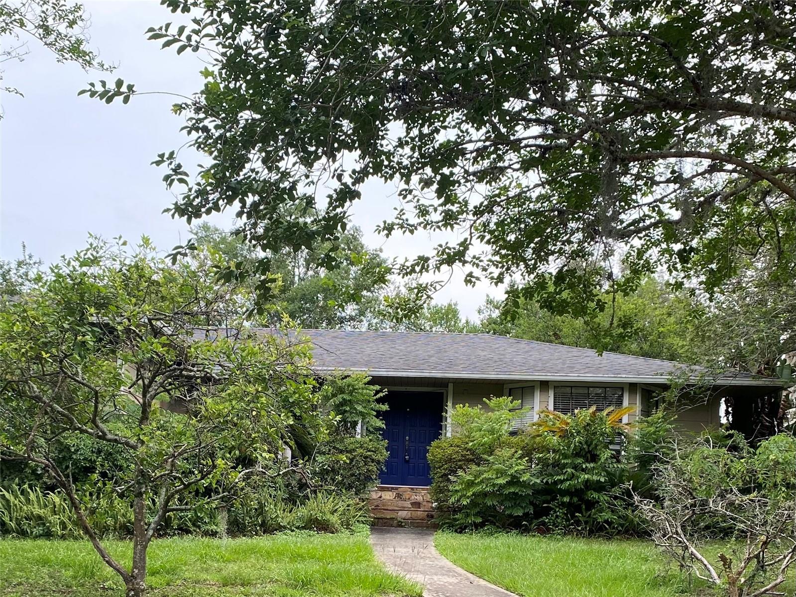 Listing Details for 201 Lyndhurst Court, LONGWOOD, FL 32779