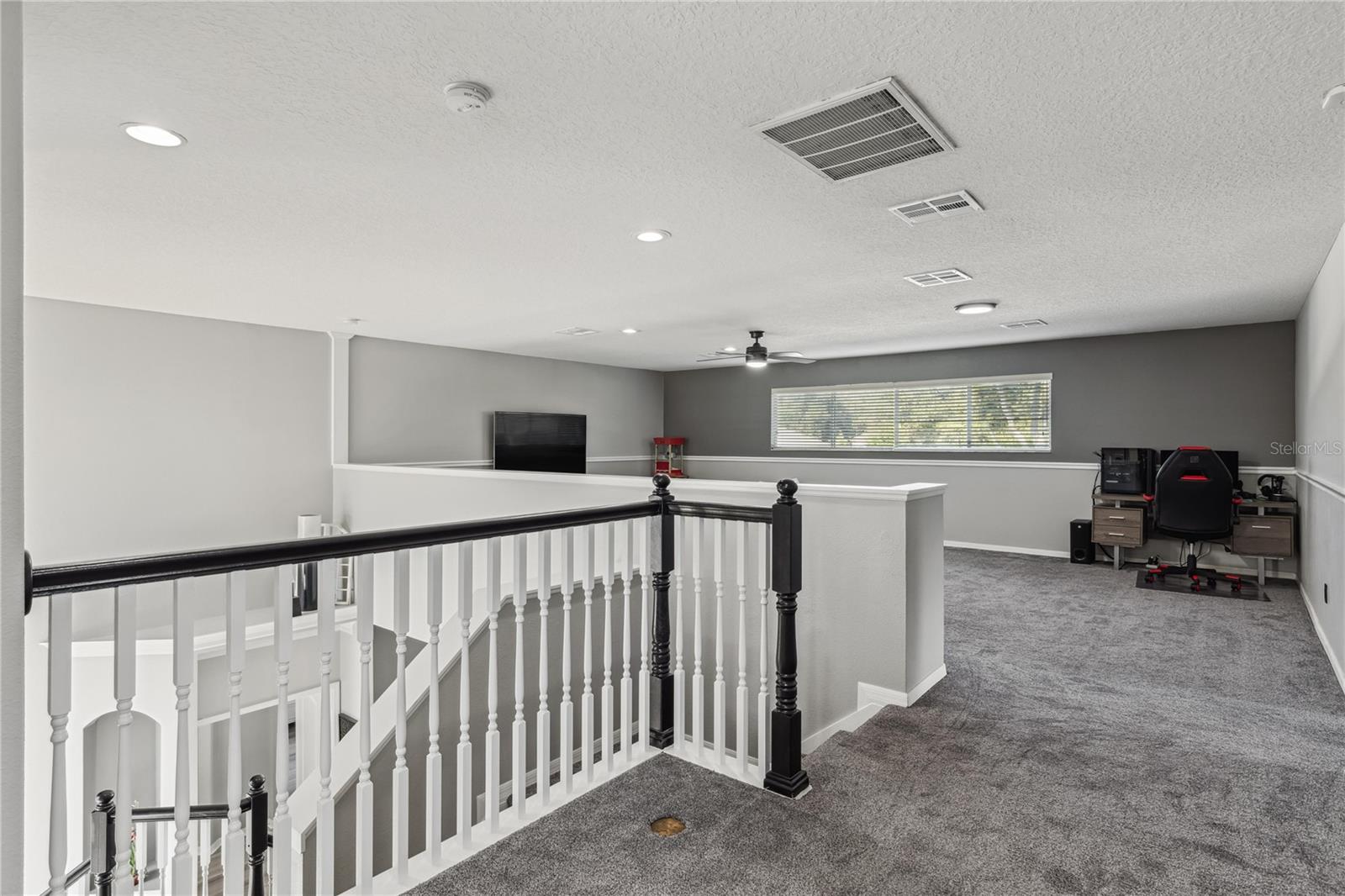 Image 24 of 42 For 325 Green Ash Lane