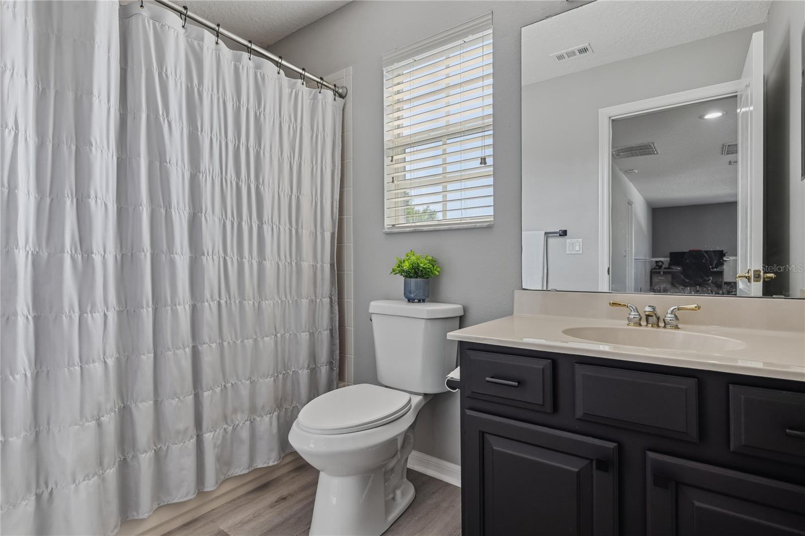 Image 30 of 42 For 325 Green Ash Lane