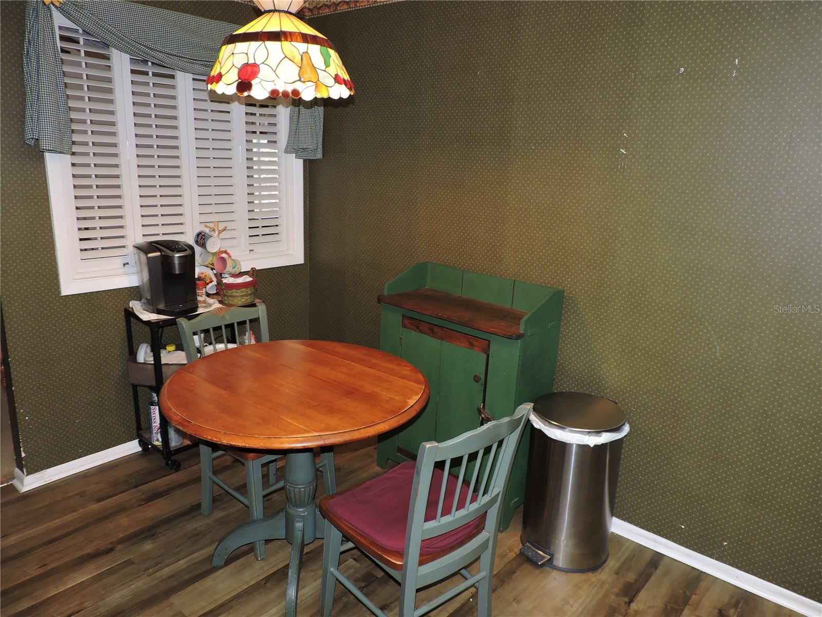 Image 11 of 42 For 384 Newton Place