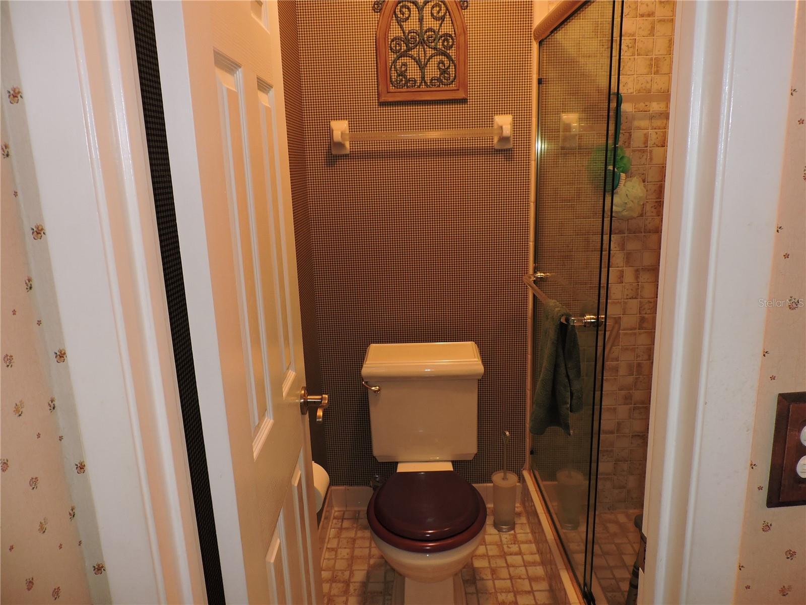 Image 16 of 42 For 384 Newton Place