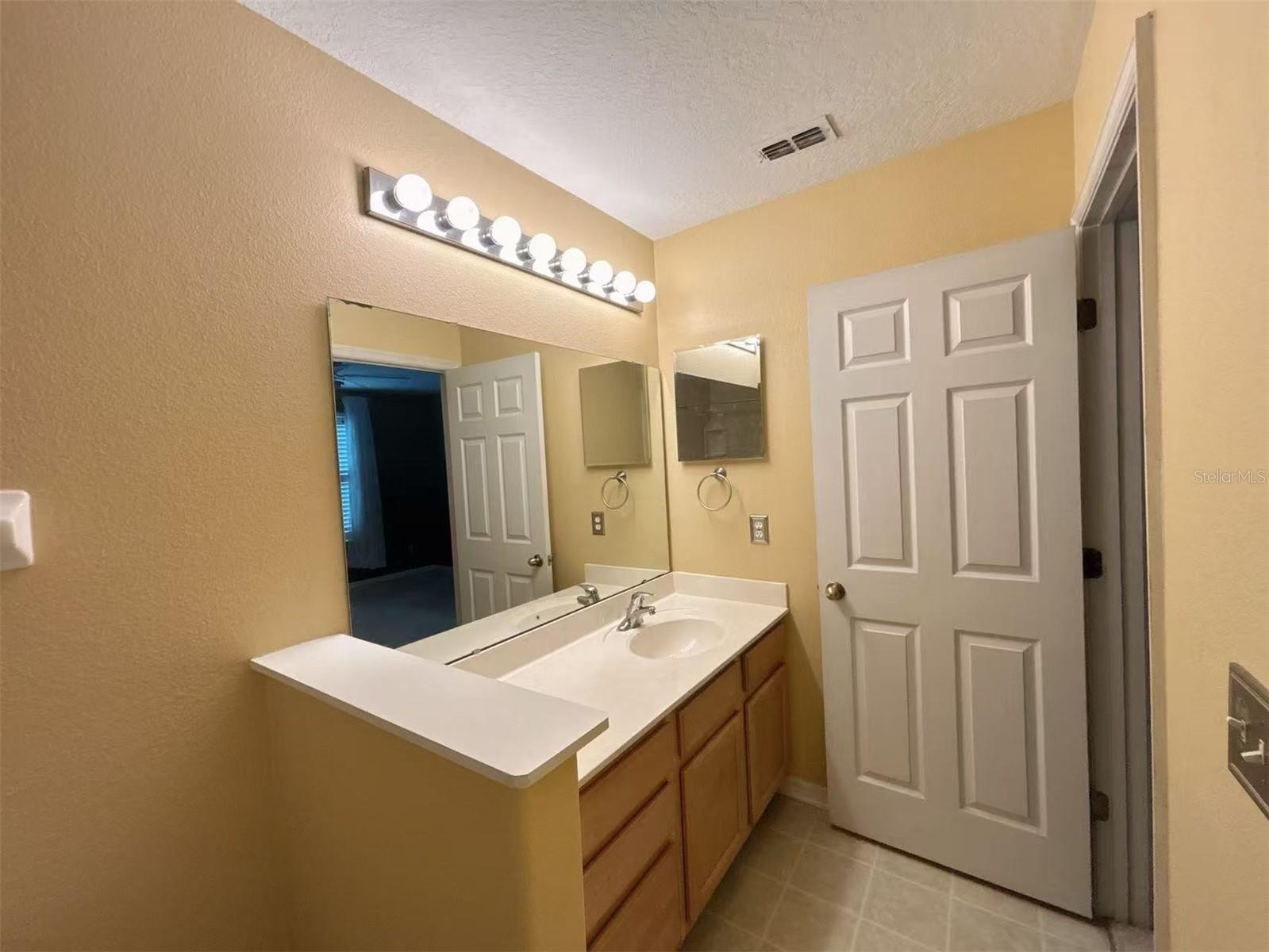 Image 33 of 45 For 12940 Lexington Summit Street