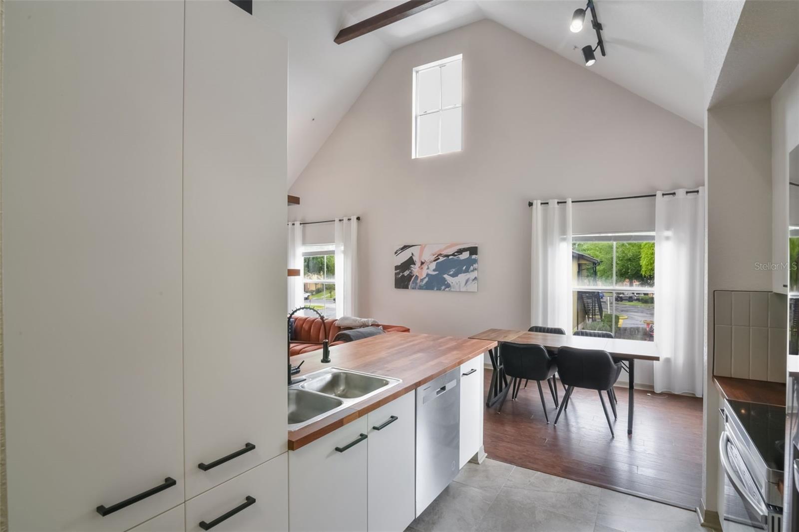 Image 11 of 21 For 6001 Westgate Drive 2124