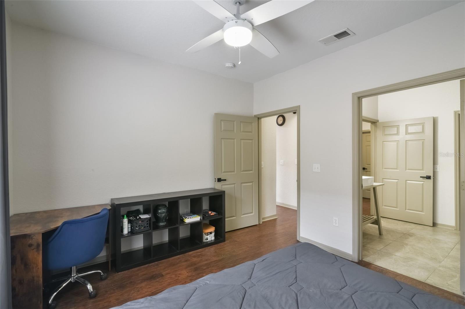 Image 18 of 21 For 6001 Westgate Drive 2124