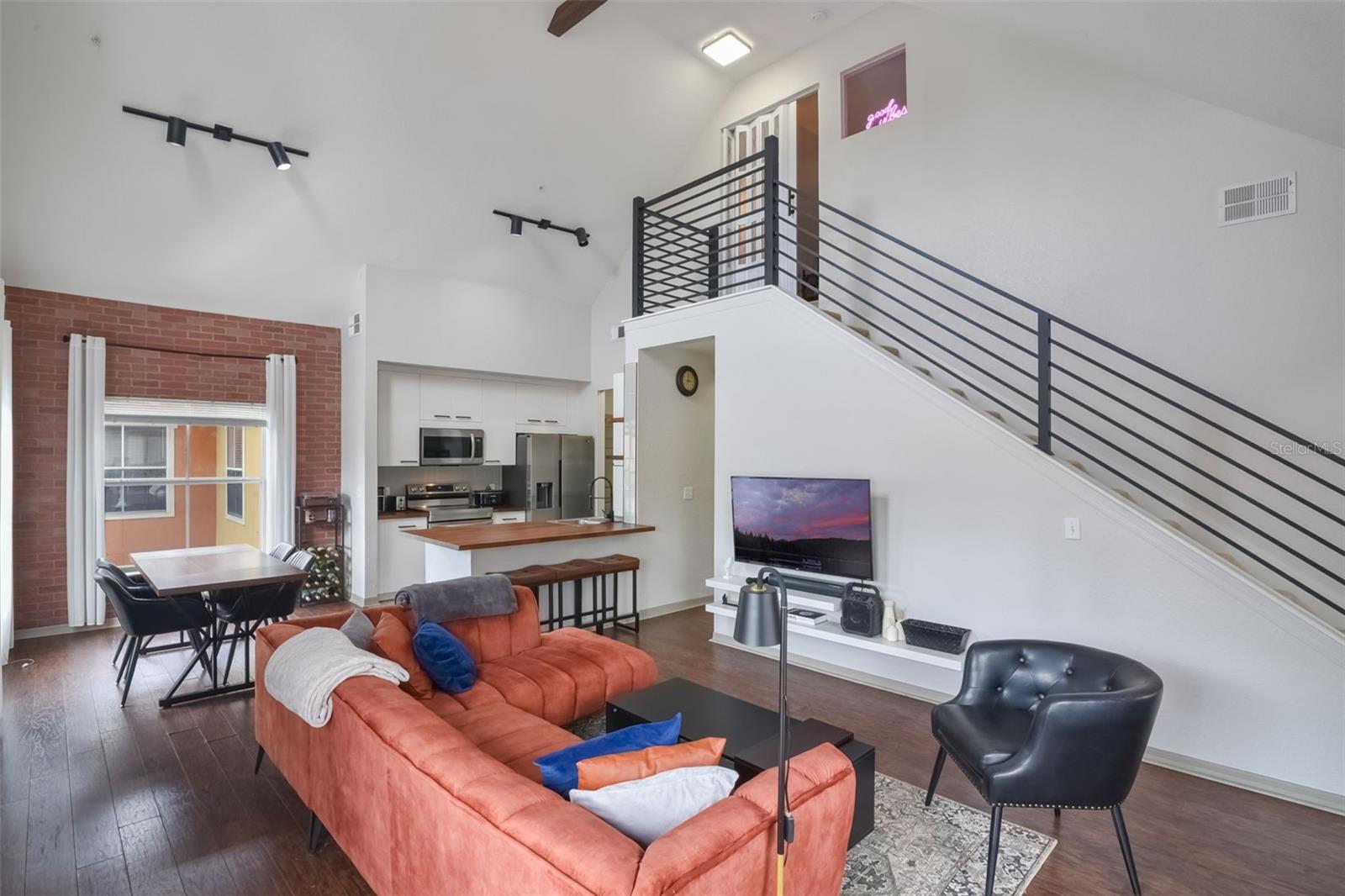 Image 5 of 21 For 6001 Westgate Drive 2124