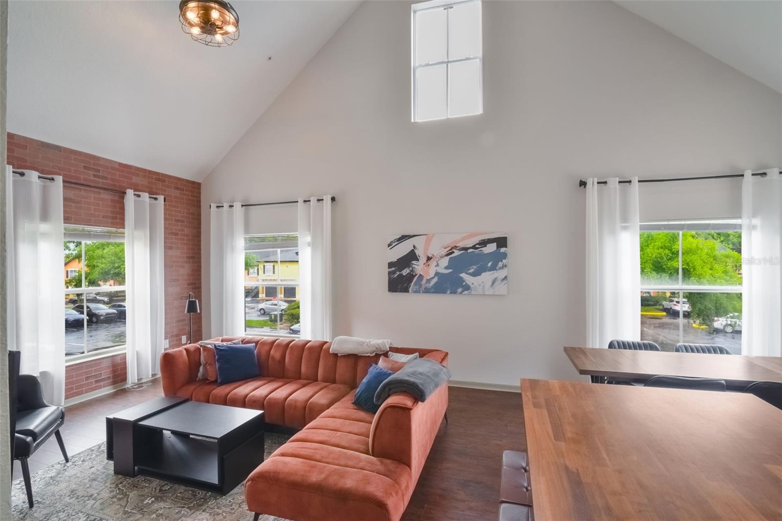 Image 6 of 21 For 6001 Westgate Drive 2124