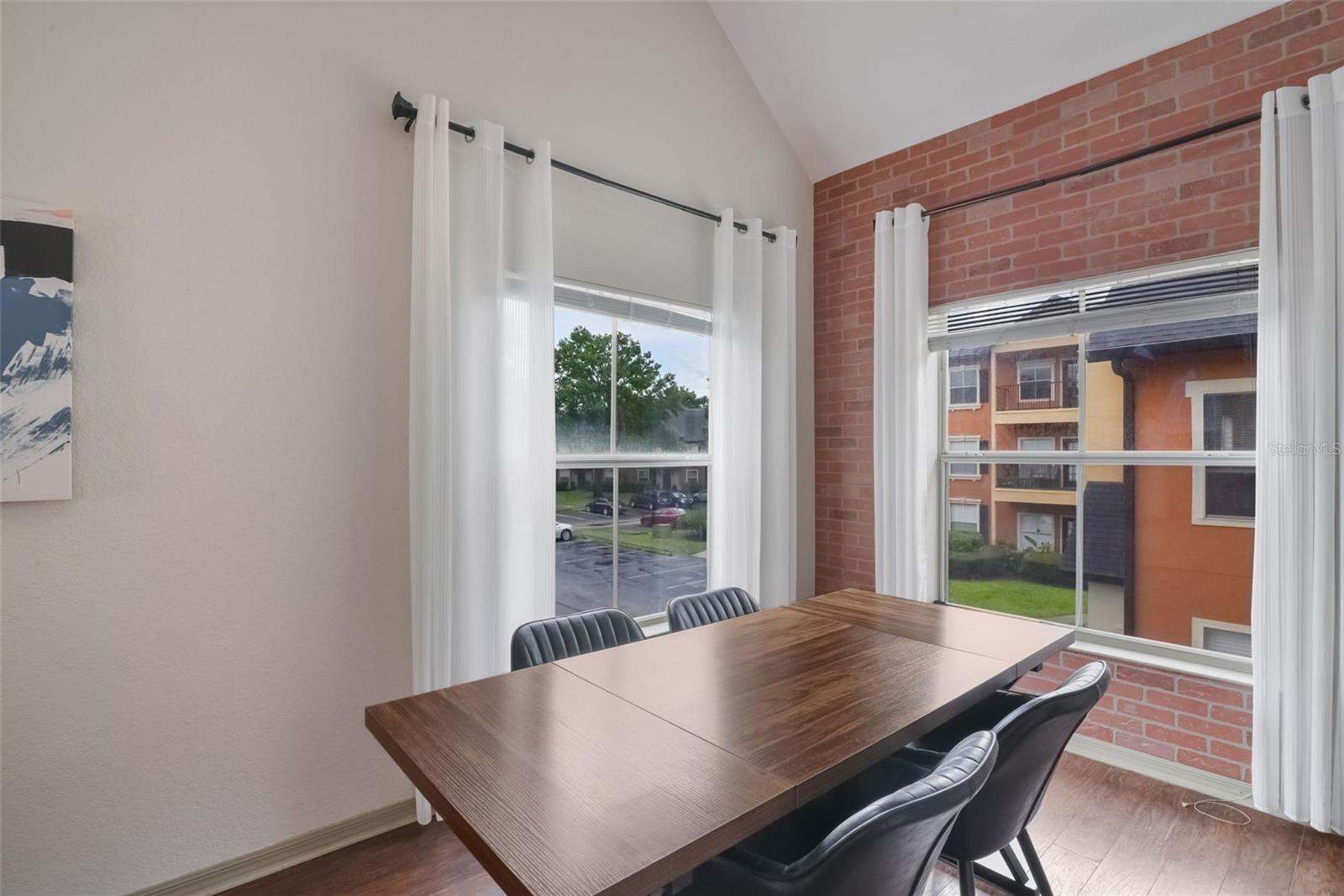 Image 7 of 21 For 6001 Westgate Drive 2124