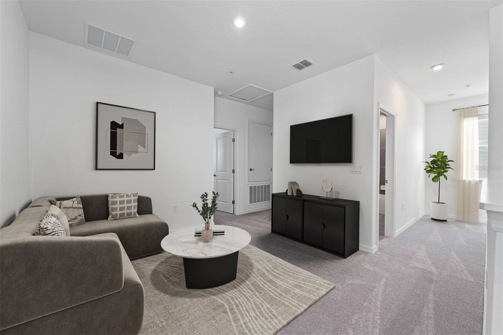 Listing photo id 8 for 558 Orient Avenue