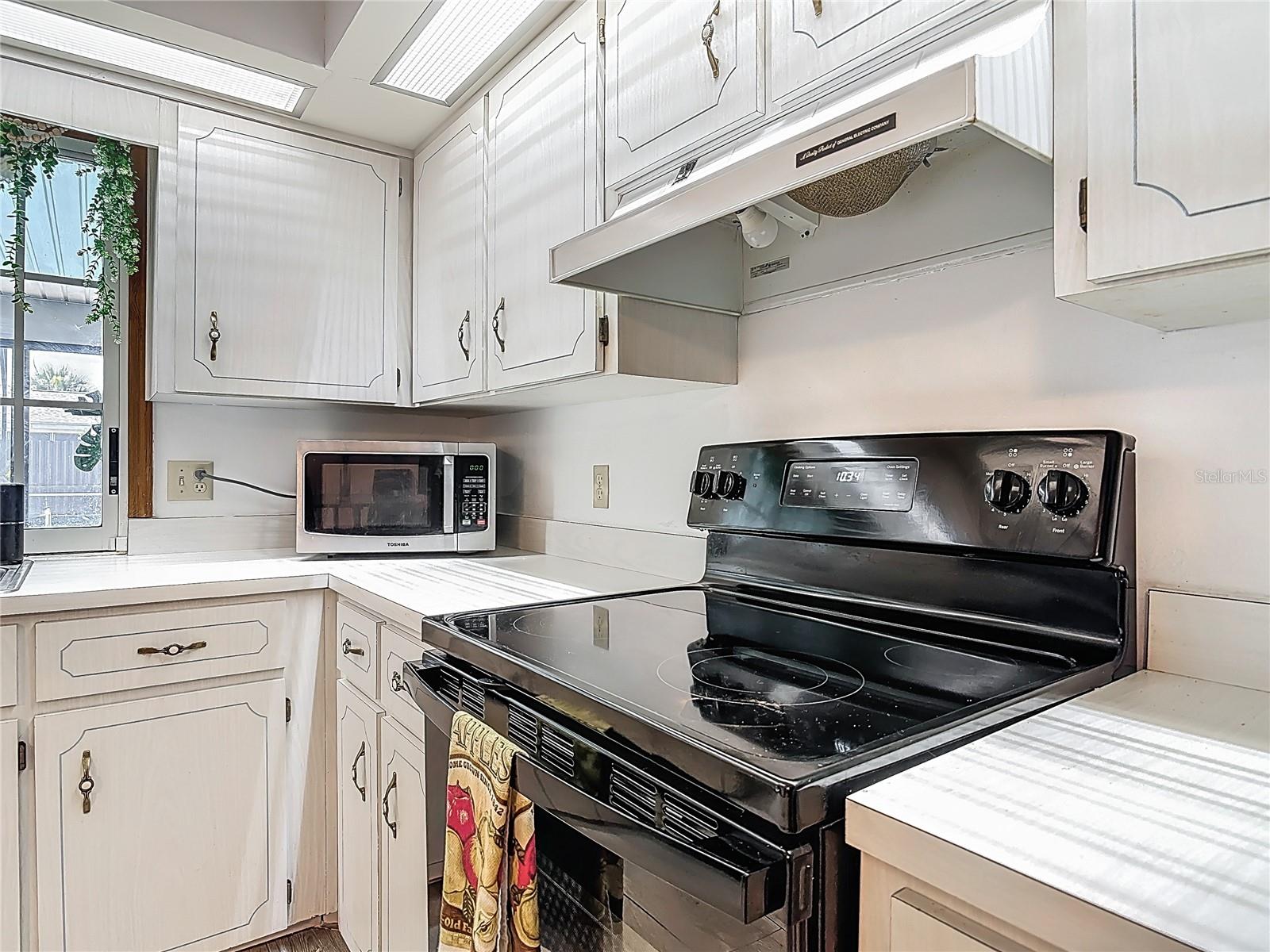 Image 13 of 54 For 1129 Madura Drive