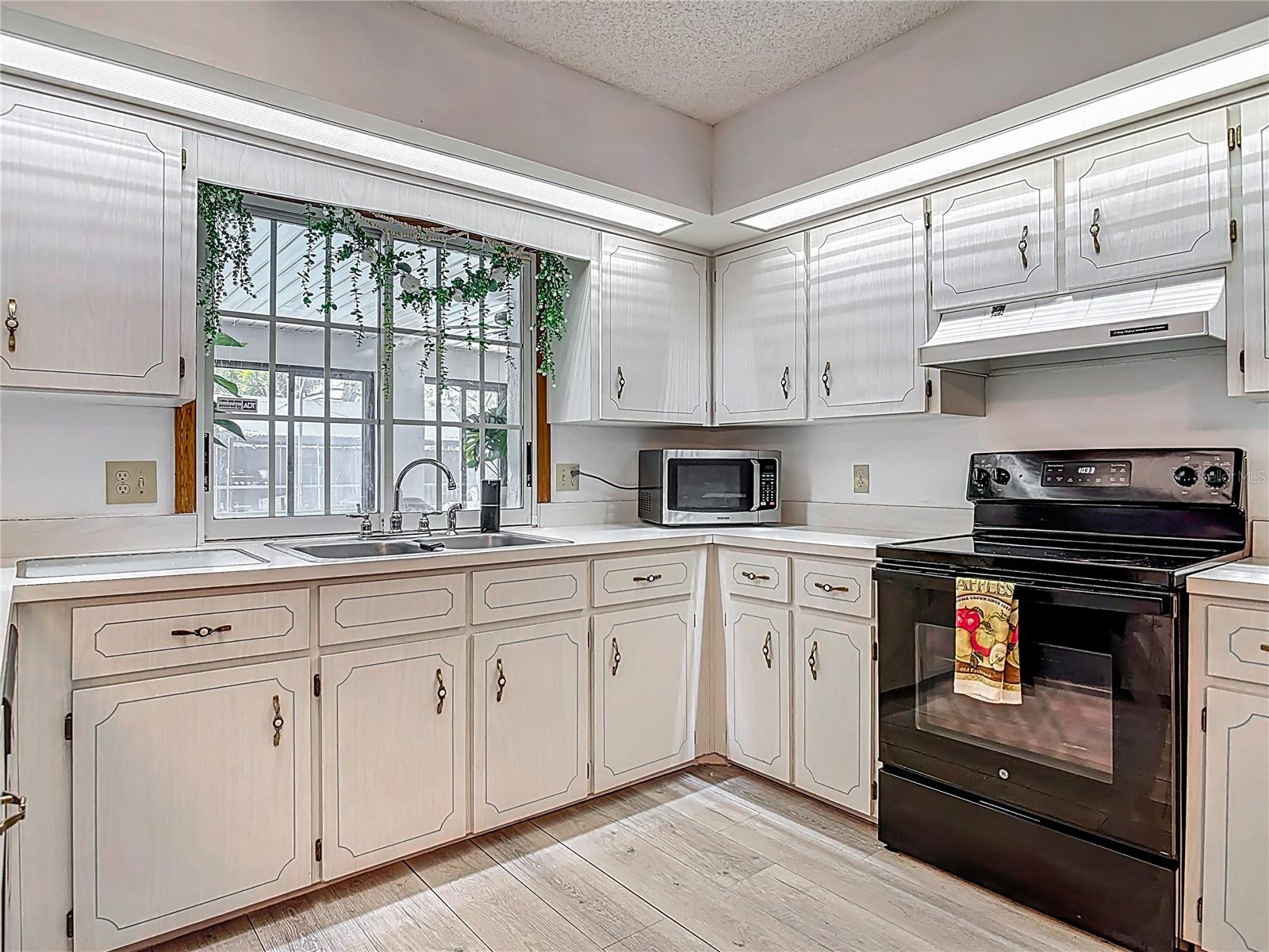 Image 9 of 54 For 1129 Madura Drive