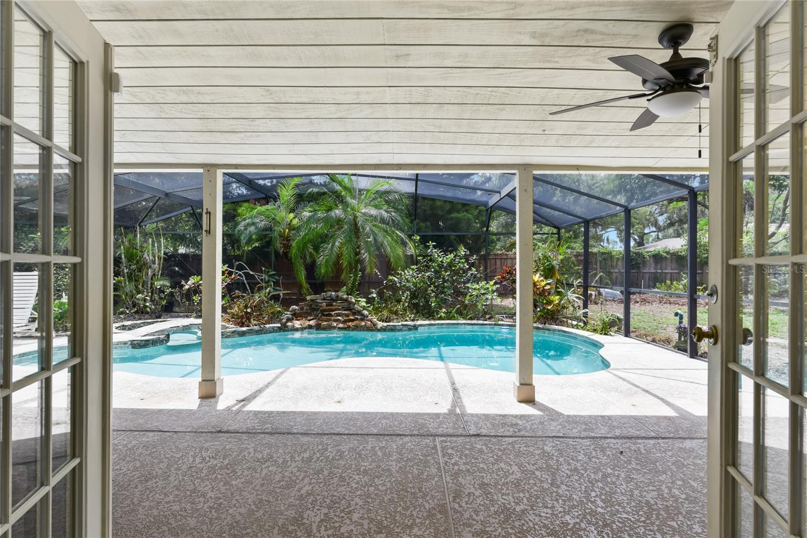 Image 23 of 75 For 4030 Cool Water Court