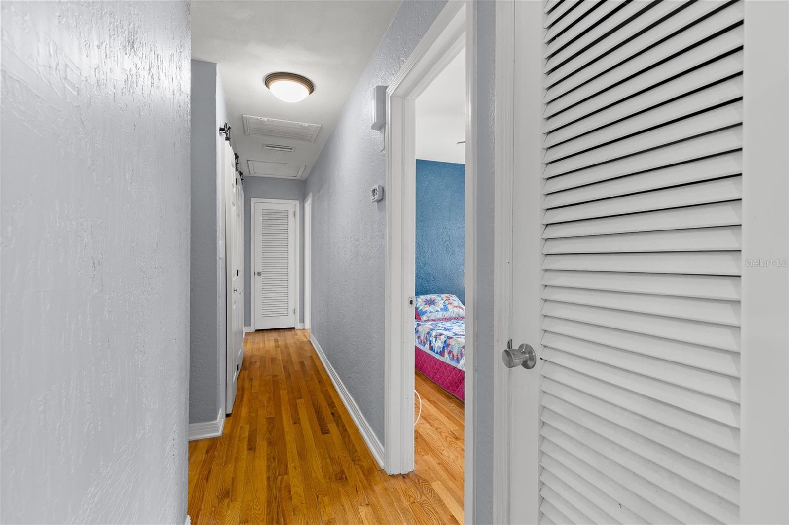 Image 11 of 28 For 2072 Grandview Avenue S