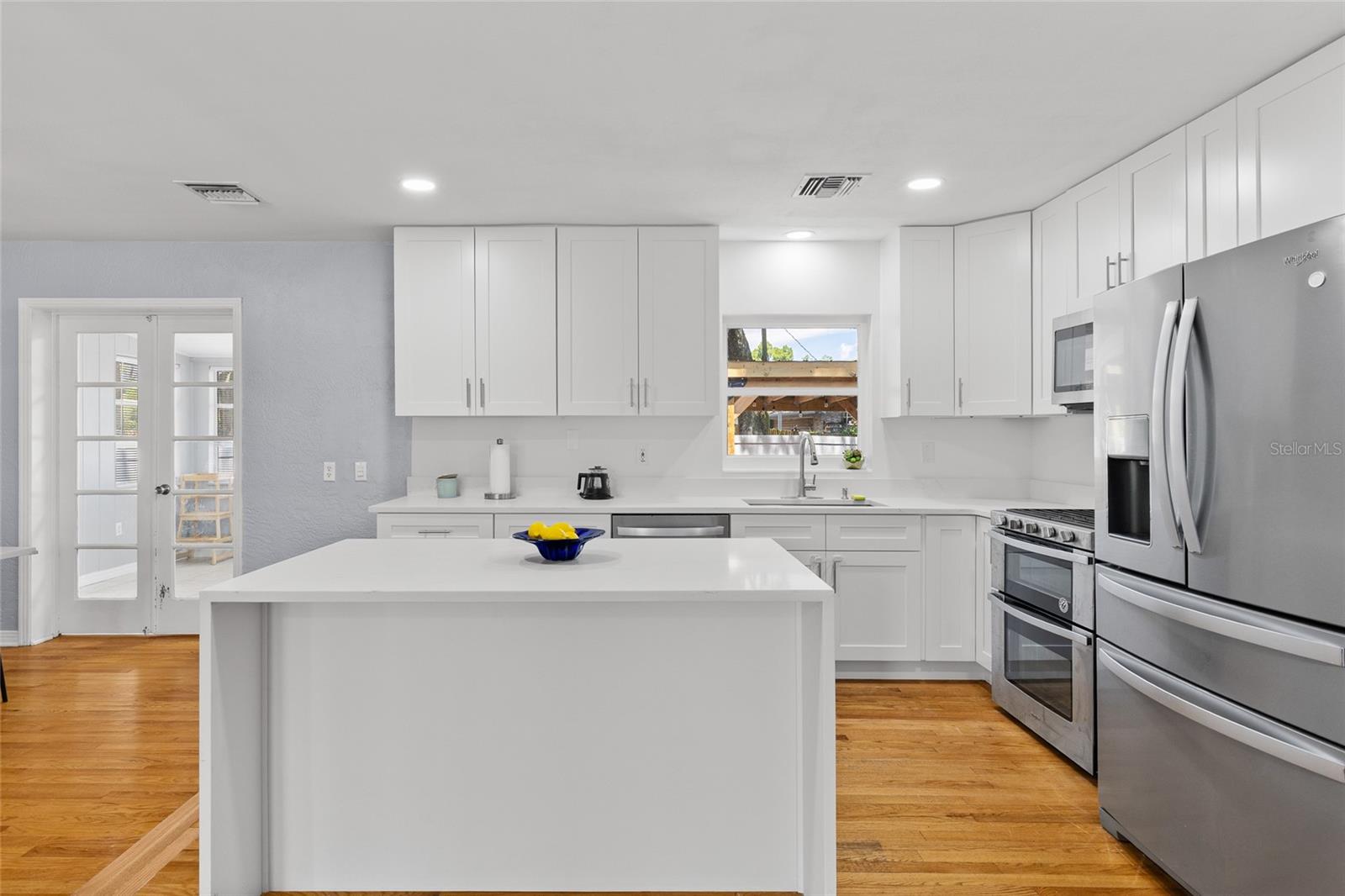 Image 6 of 28 For 2072 Grandview Avenue S