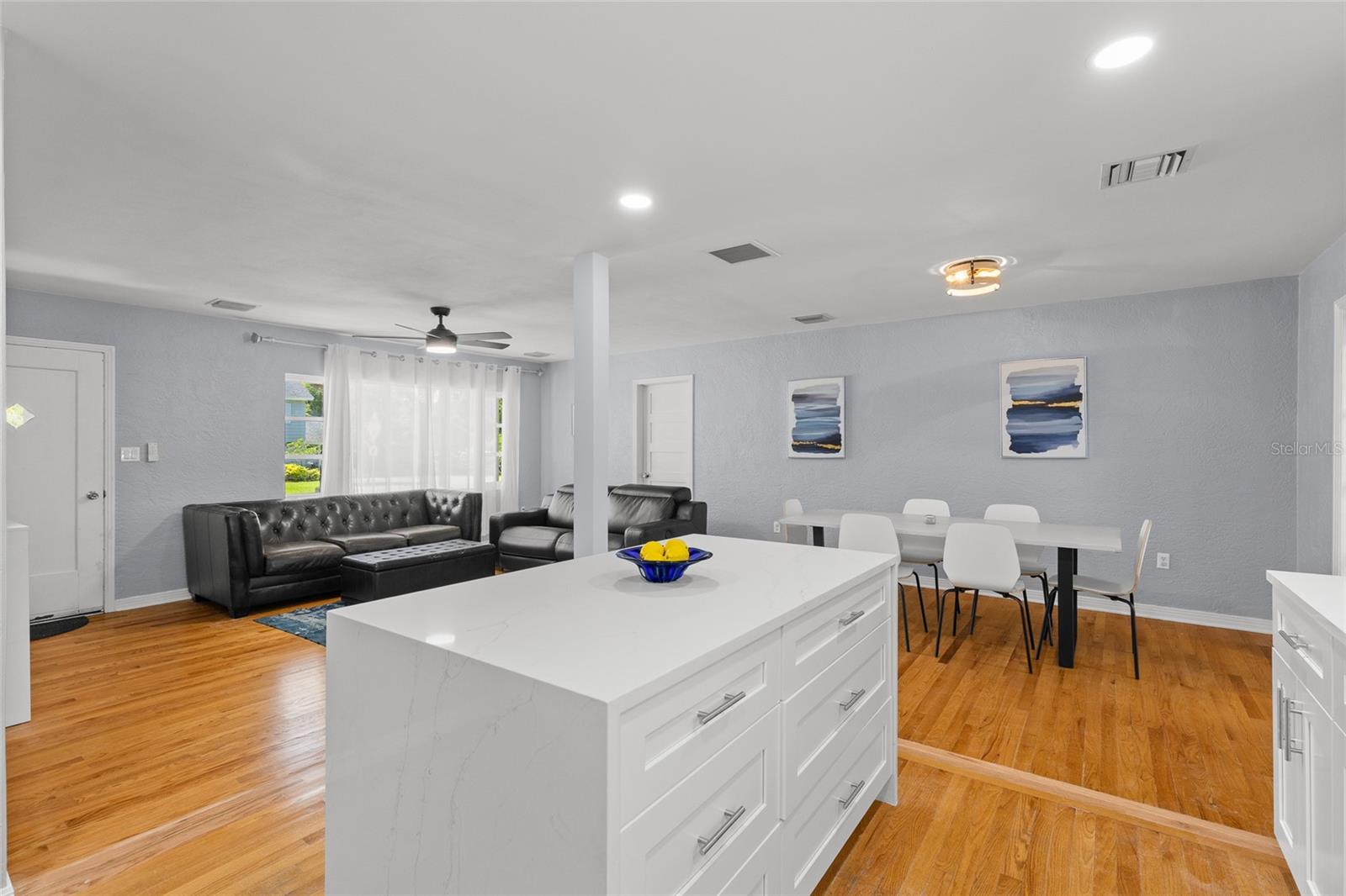 Image 9 of 28 For 2072 Grandview Avenue S