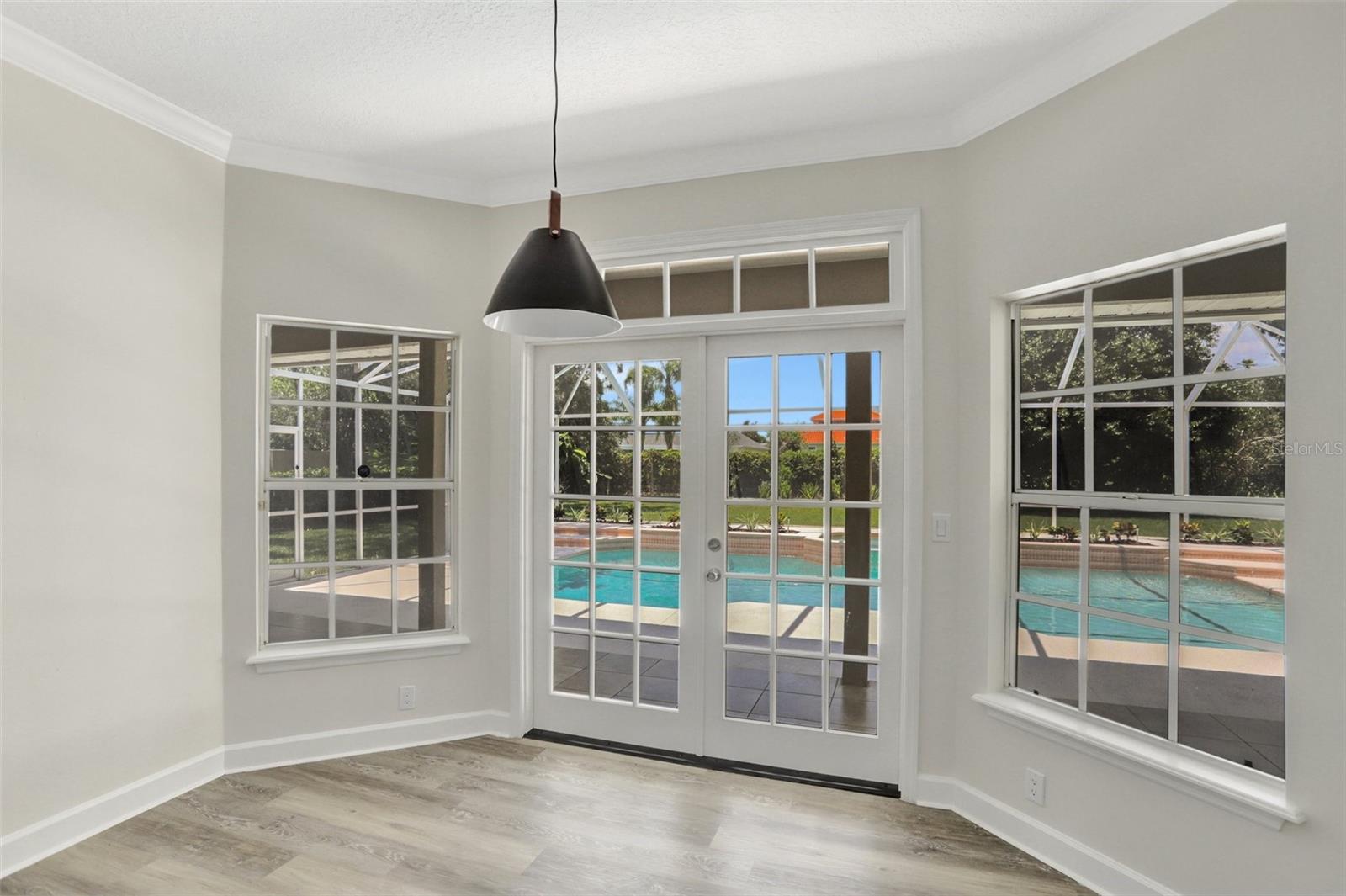 Image 27 of 43 For 8623 Summerville Place