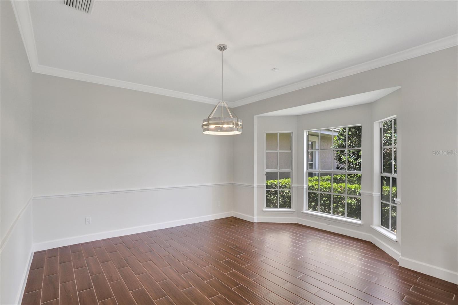 Image 4 of 43 For 8623 Summerville Place