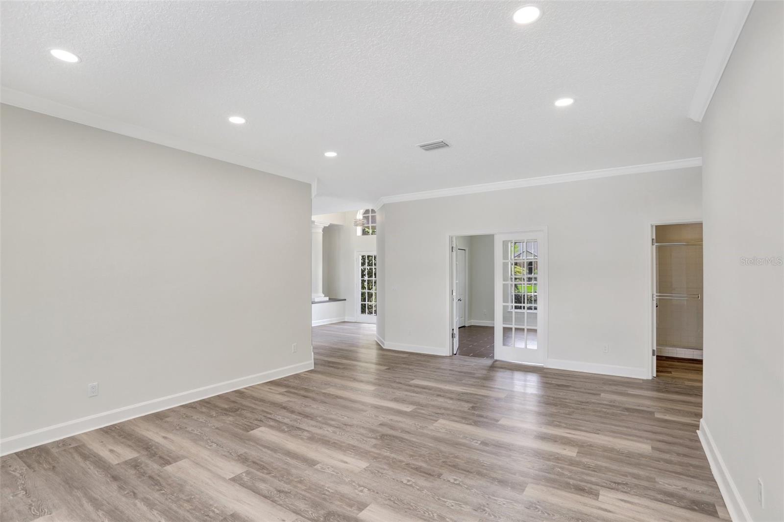 Image 7 of 43 For 8623 Summerville Place