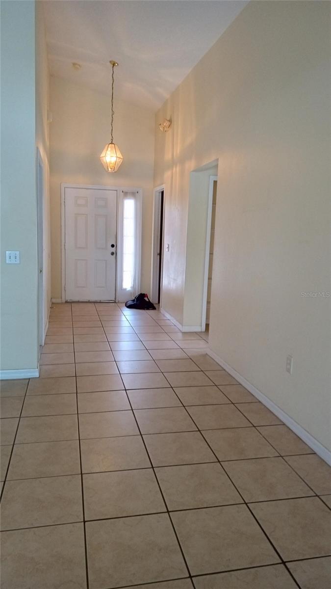 Image 2 of 13 For 602 Hillcrest Drive