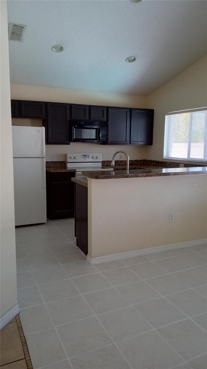 Image 4 of 13 For 602 Hillcrest Drive