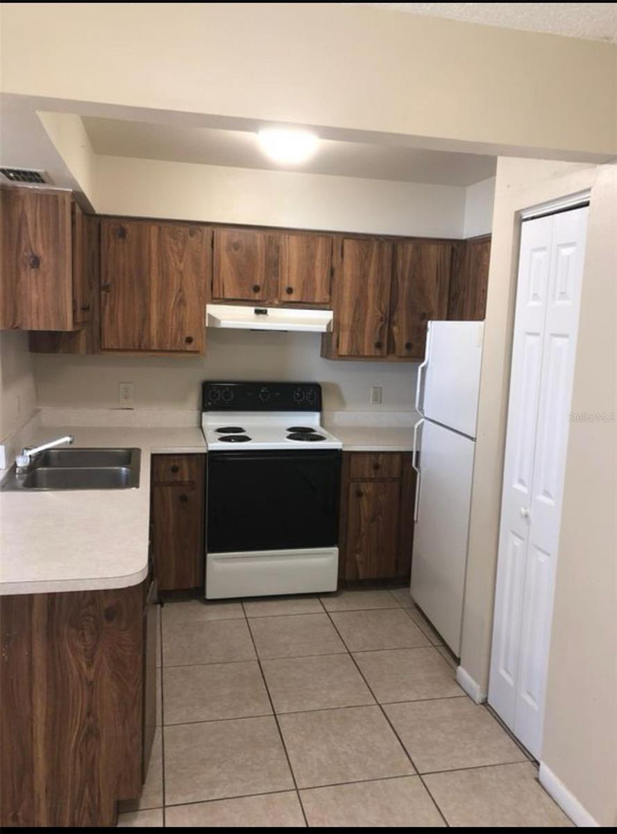 Image 4 of 6 For 2305 Cannon Terrace Nw C