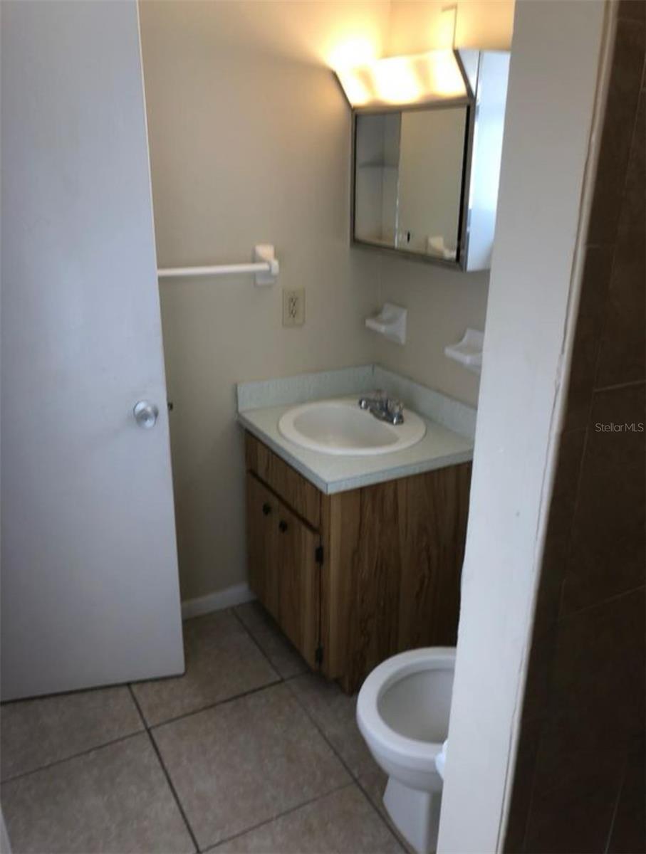 Image 5 of 6 For 2305 Cannon Terrace Nw C