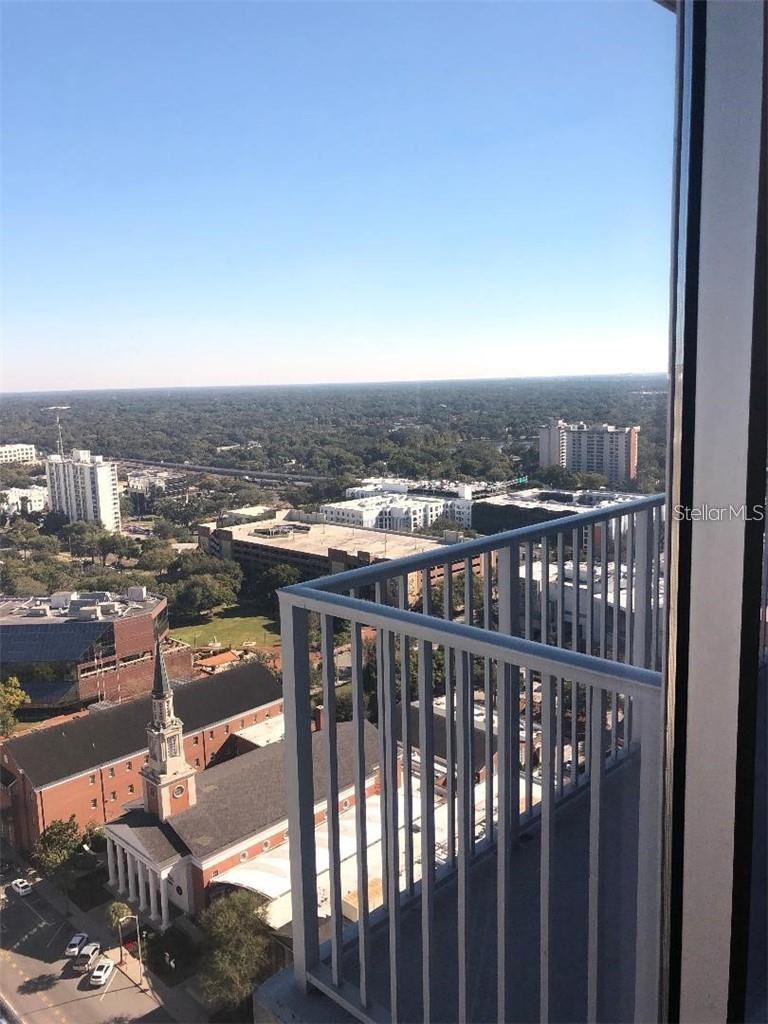 Image 4 of 14 For 155 Court Avenue 2709