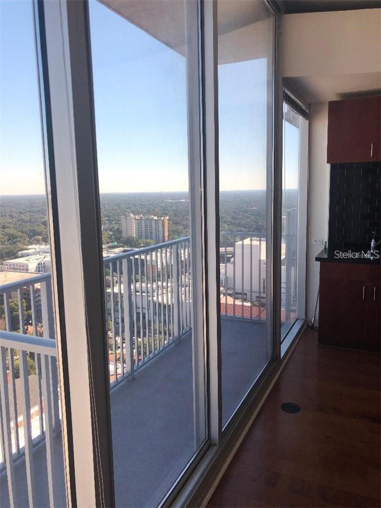 Image 5 of 14 For 155 Court Avenue 2709