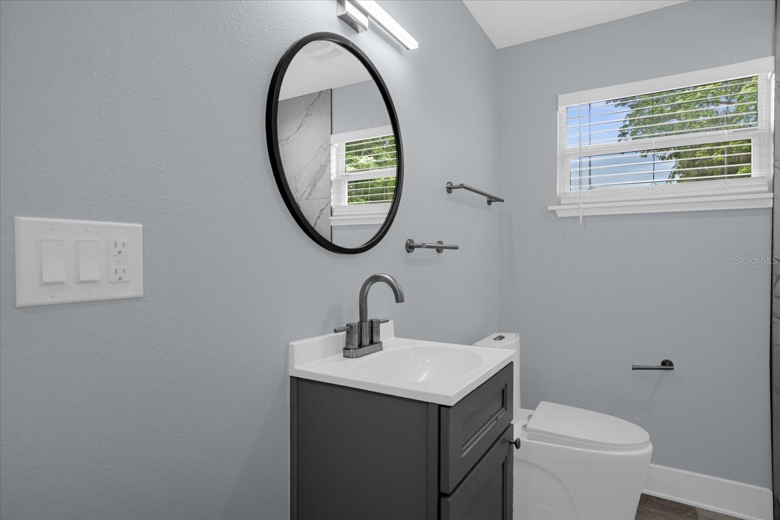 Image 14 of 18 For 4521 Edgewater Drive 3