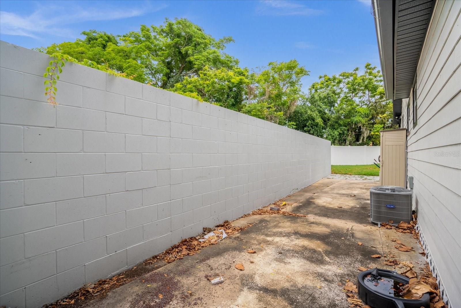 Image 16 of 18 For 4521 Edgewater Drive 3