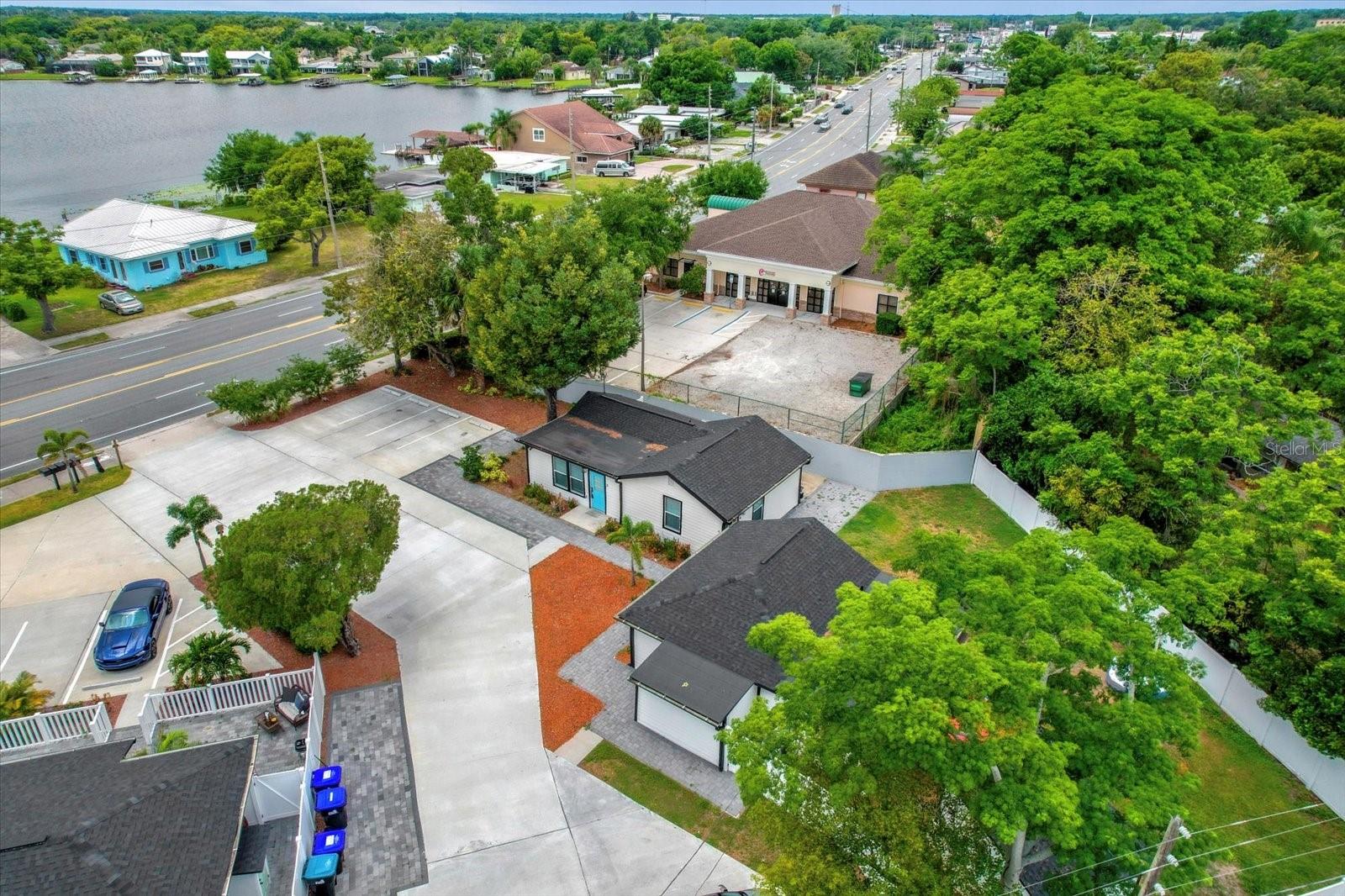 Image 6 of 18 For 4521 Edgewater Drive 3