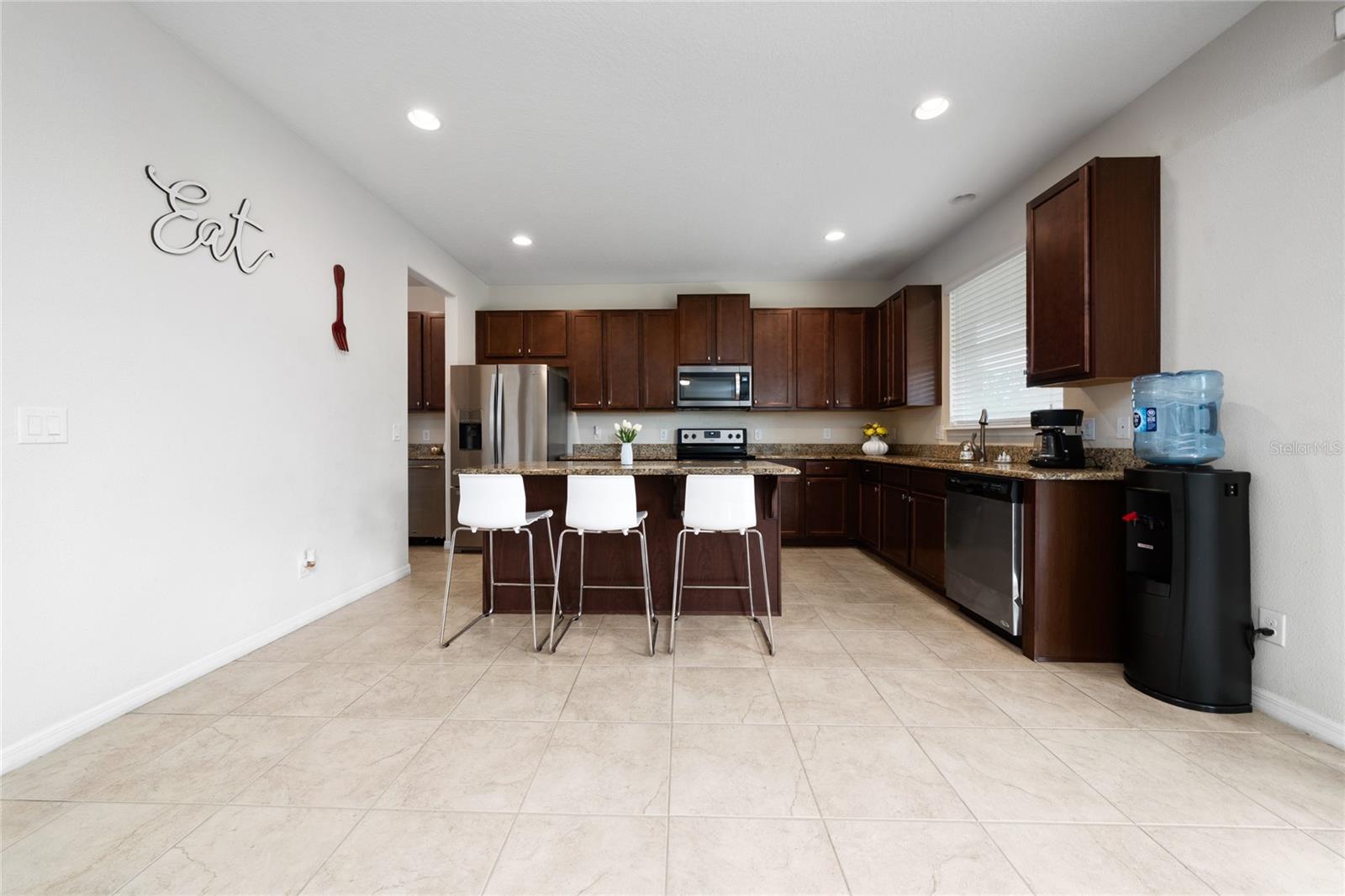 Image 6 of 50 For 4952 Longmeadow Park Street