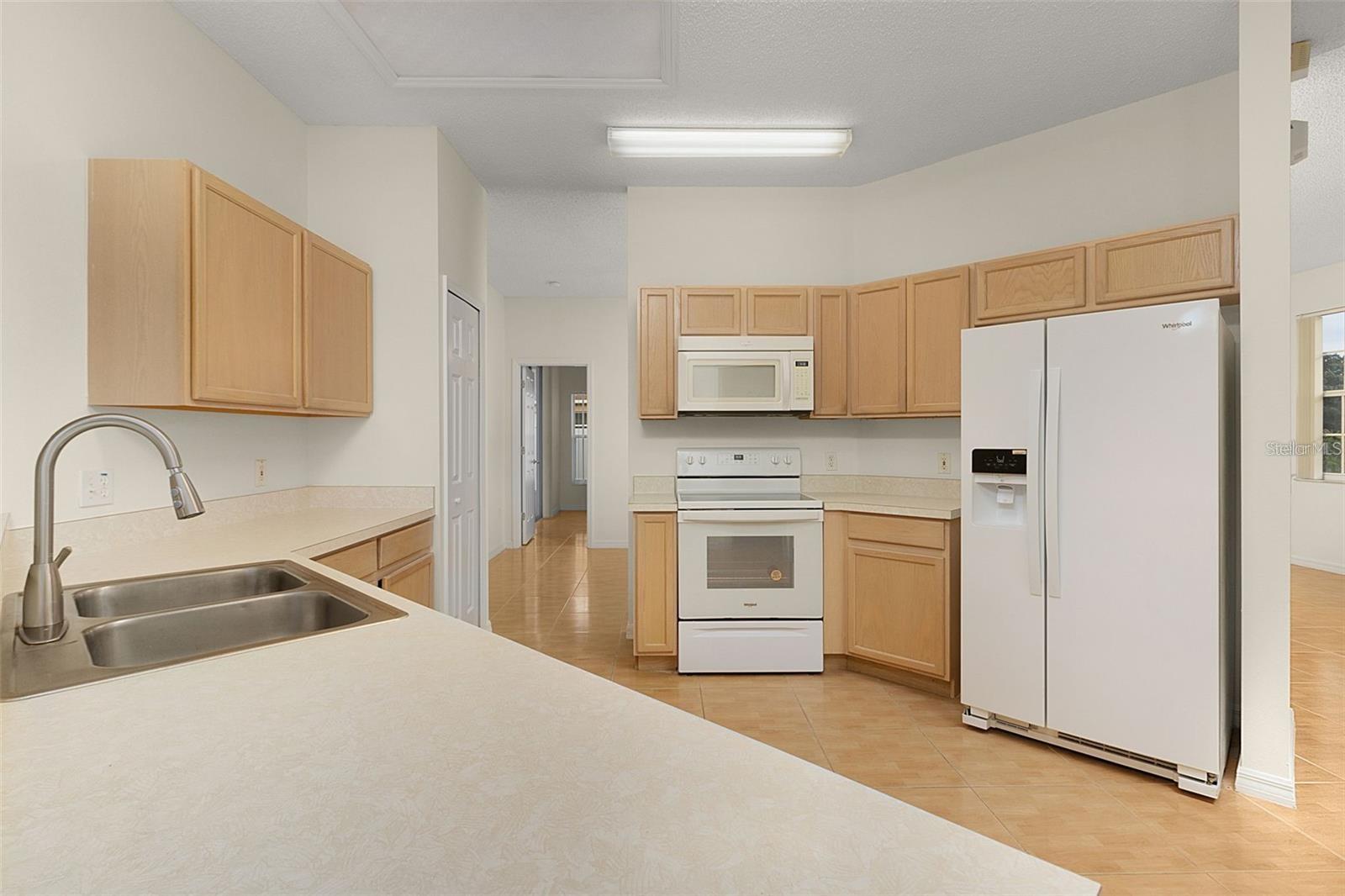 Image 12 of 49 For 411 Tamarind Parke Lane