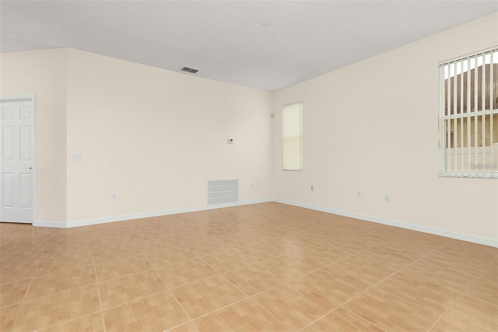 Image 17 of 49 For 411 Tamarind Parke Lane