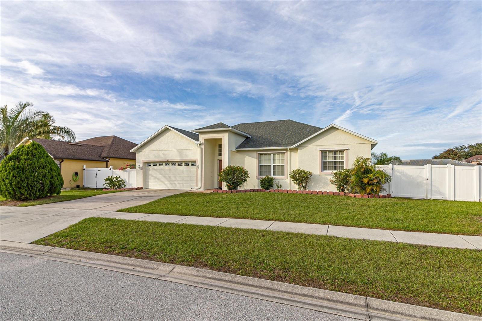 Image 2 of 49 For 411 Tamarind Parke Lane