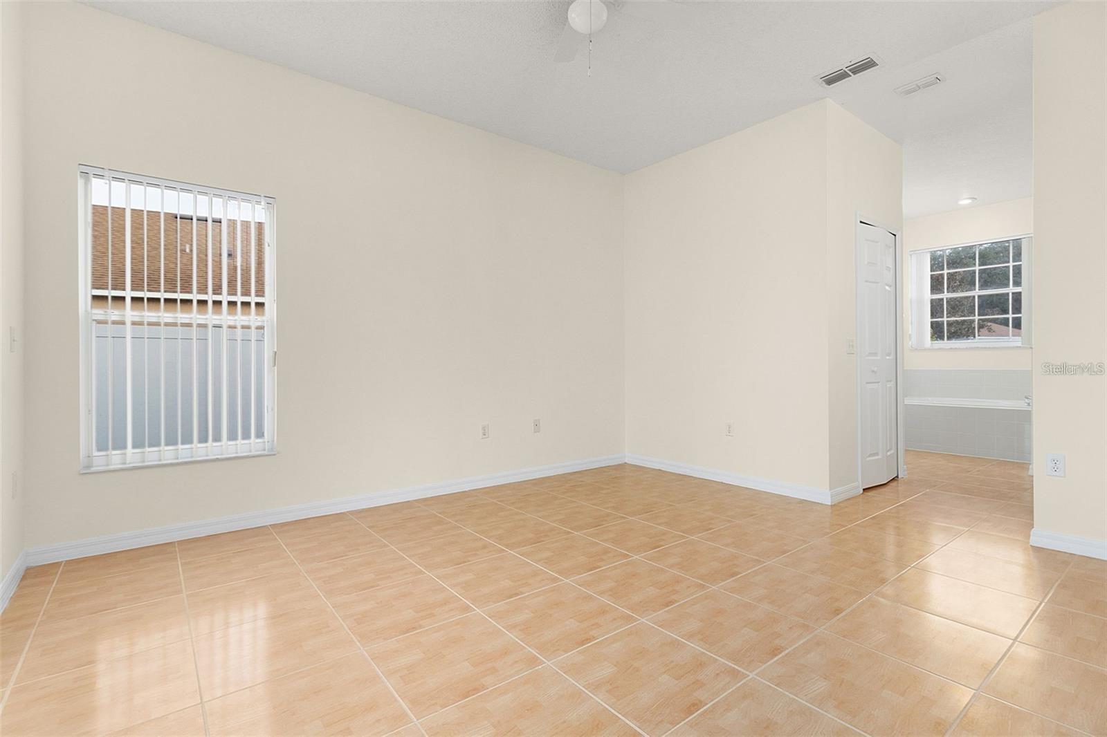 Image 21 of 49 For 411 Tamarind Parke Lane