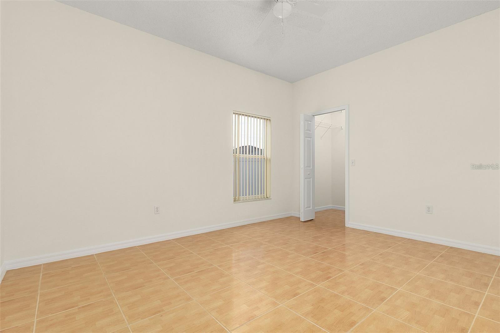 Image 27 of 49 For 411 Tamarind Parke Lane