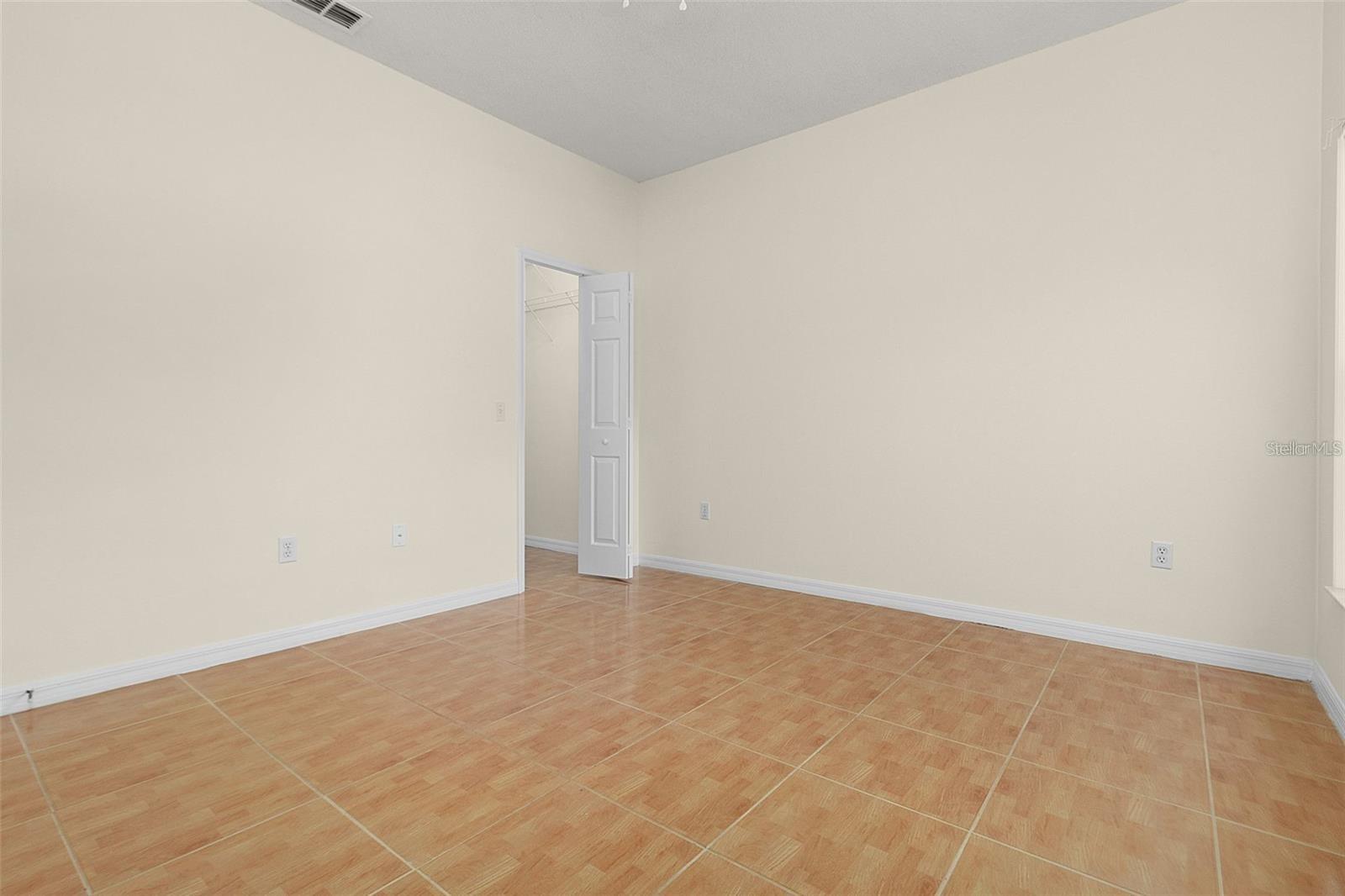 Image 32 of 49 For 411 Tamarind Parke Lane