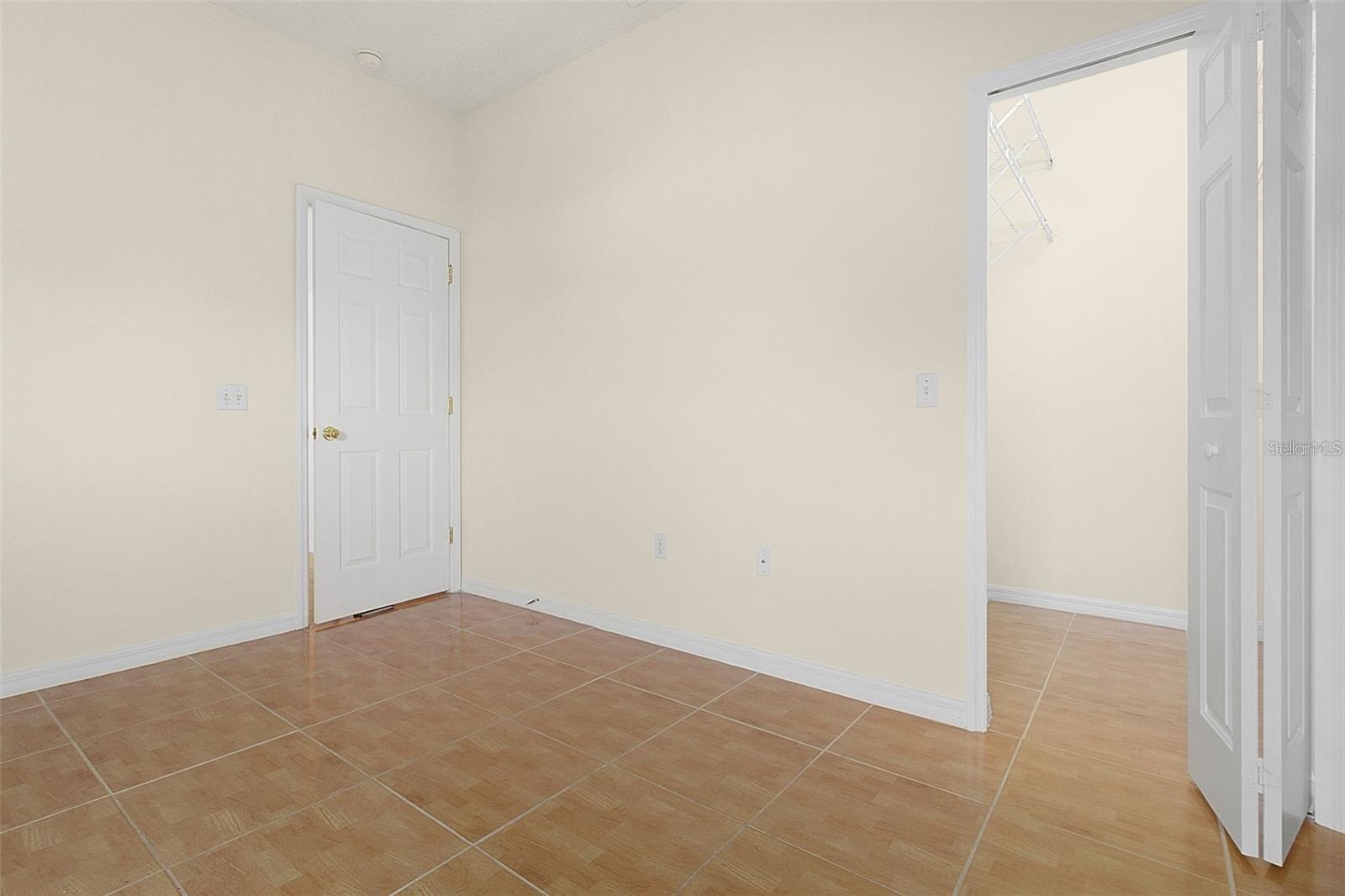 Image 33 of 49 For 411 Tamarind Parke Lane