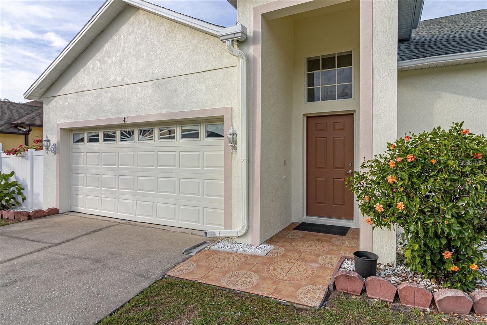 Image 4 of 49 For 411 Tamarind Parke Lane