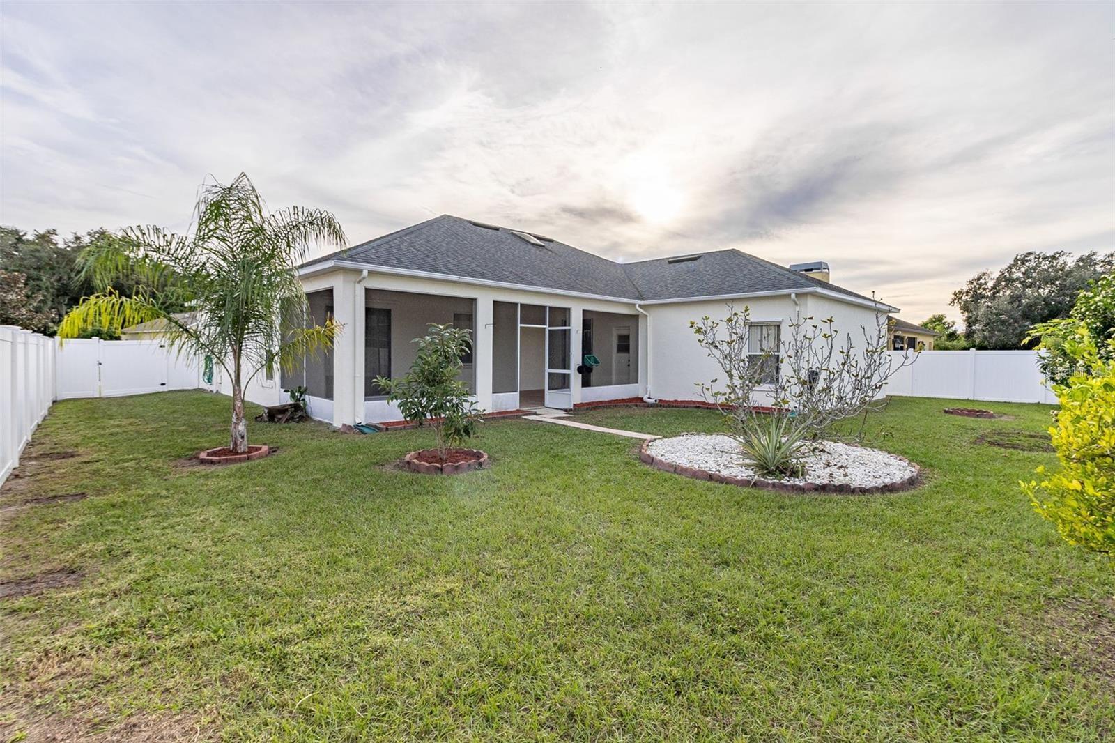 Image 41 of 49 For 411 Tamarind Parke Lane