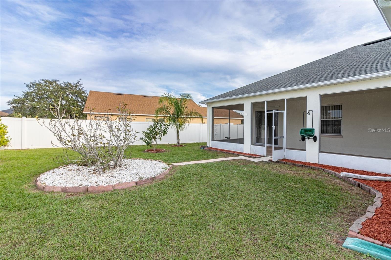 Image 43 of 49 For 411 Tamarind Parke Lane