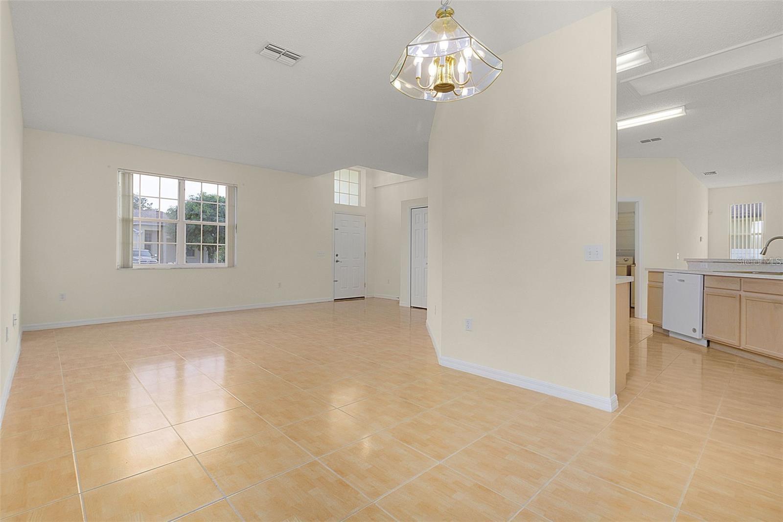 Image 9 of 49 For 411 Tamarind Parke Lane