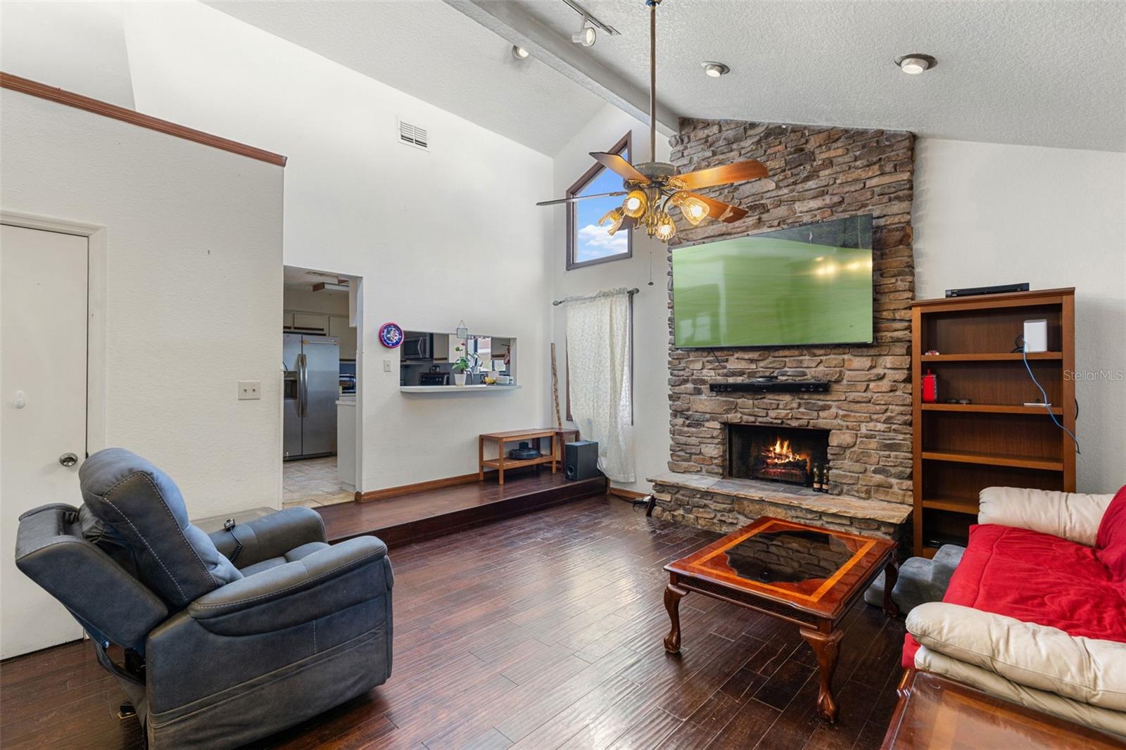 Image 13 of 42 For 27714 Lois Drive
